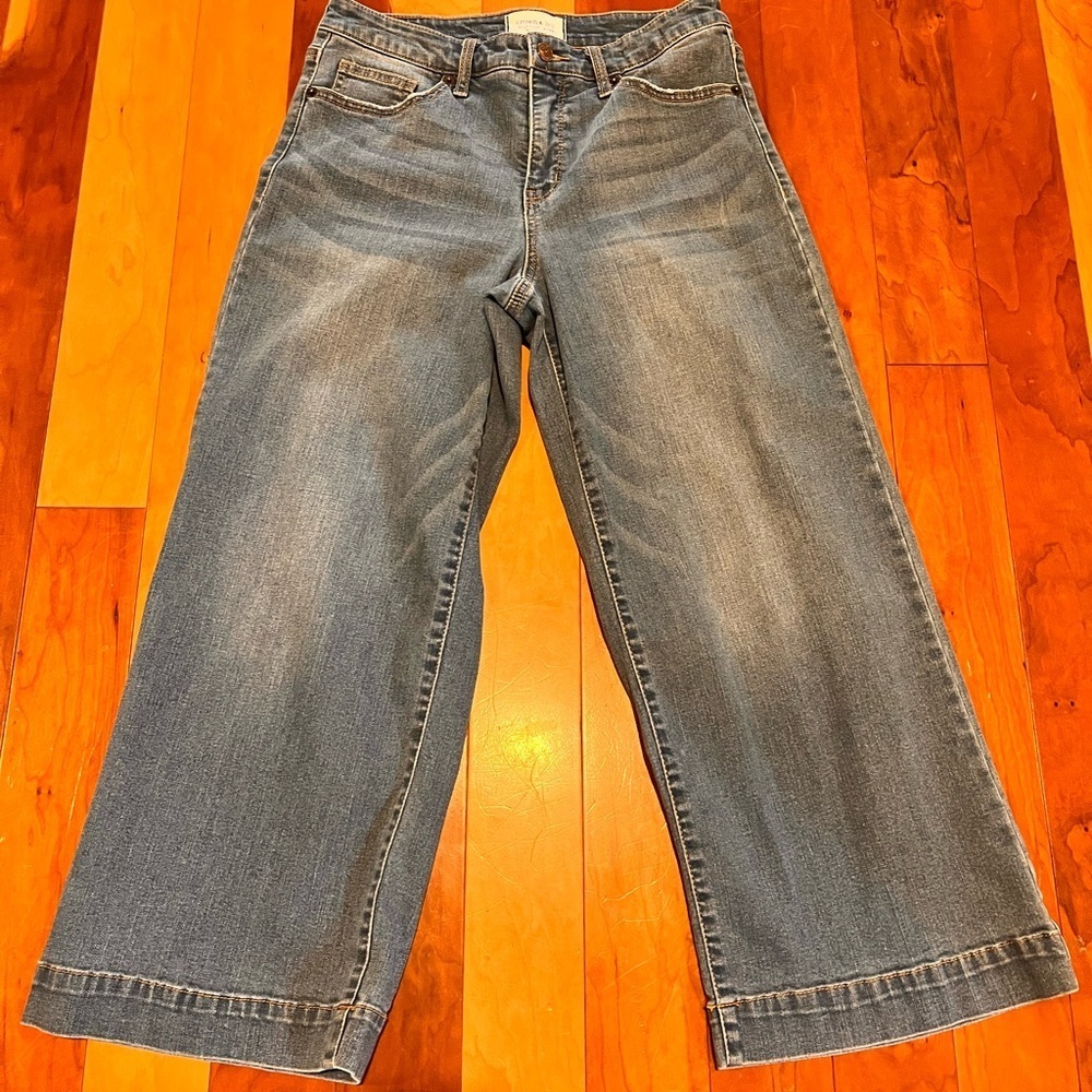 Crown & Ivy Blue Wide-Leg Crop Jeans Size 4R EUC Stretch